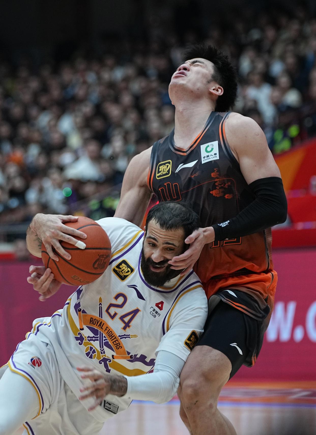 金年会下载app赛后山东男篮绝杀压哨——NBA季后赛节点到来；话题不断；数据趋势出现新变化的简单介绍